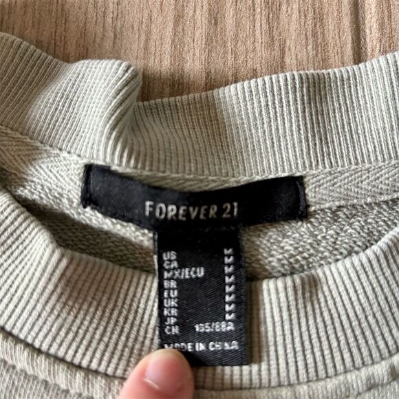 Forever 21 Women's Light Green Oversized Crewneck Sweatshirt M - Picture 3 of 3